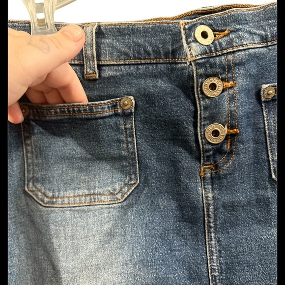 Guess Denim Skirt - Button-Up Front size 30 (8) - Picture 2 of 5